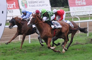 ENTRE COPAS en la meta del GP de San Sebastián (Foto: Miguel Ángel Tejado)